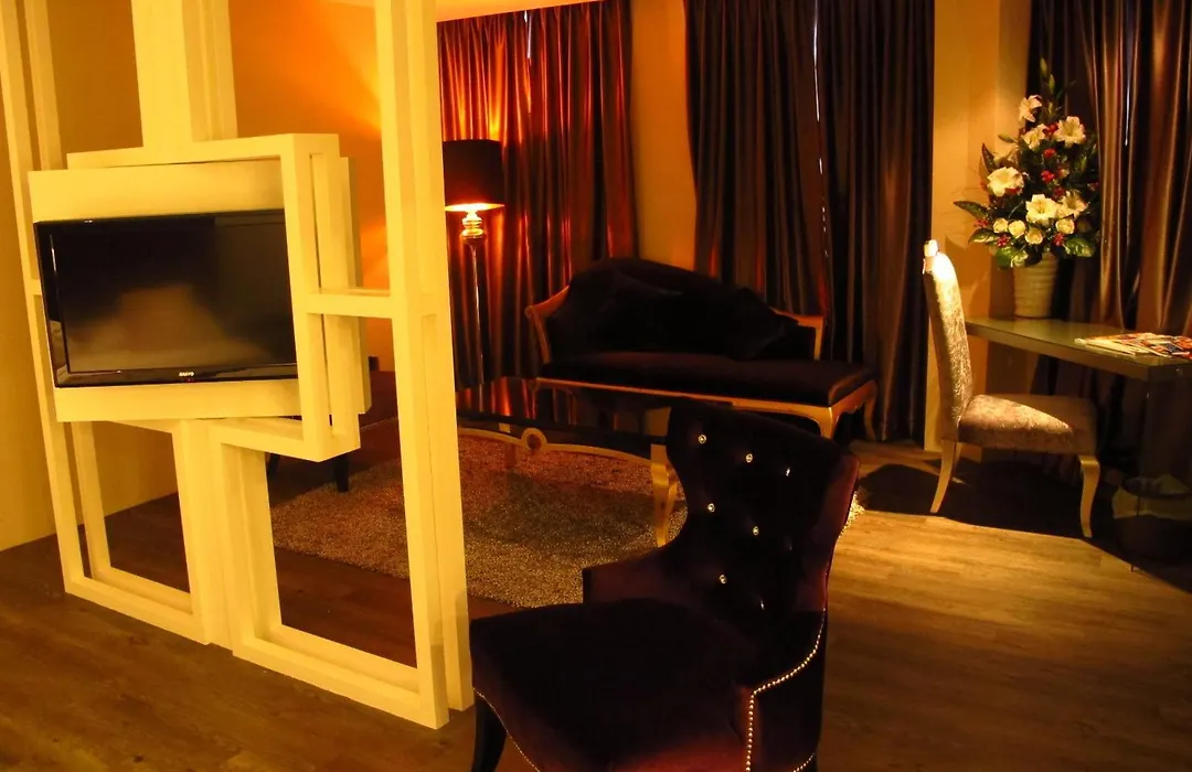 Hotel Austin Paradise-1